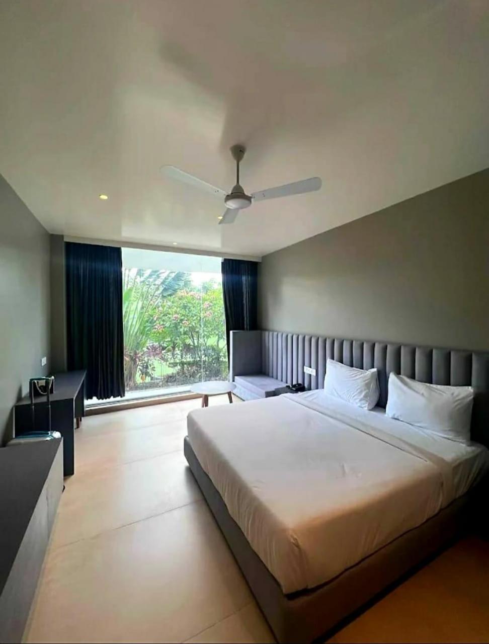 The Democracy Hotel & Resorts 纳西克 外观 照片